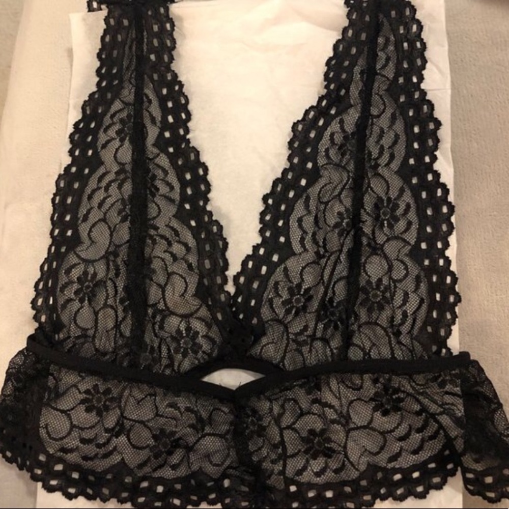 New bralette black✨SOLD OUT - Picture 3 of 4